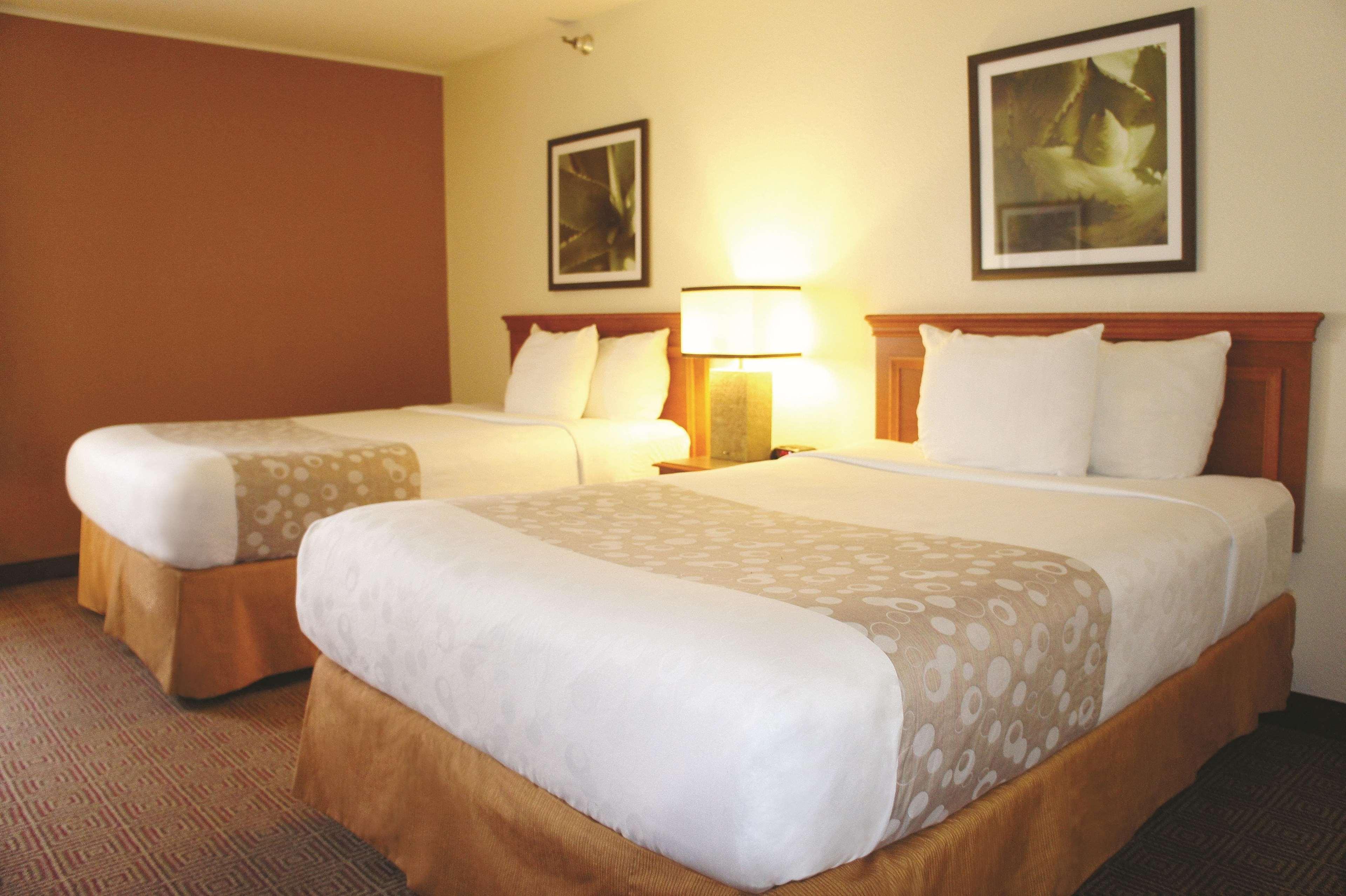 La Quinta Inn By Wyndham Kansas City North North Kansas City Exteriör bild