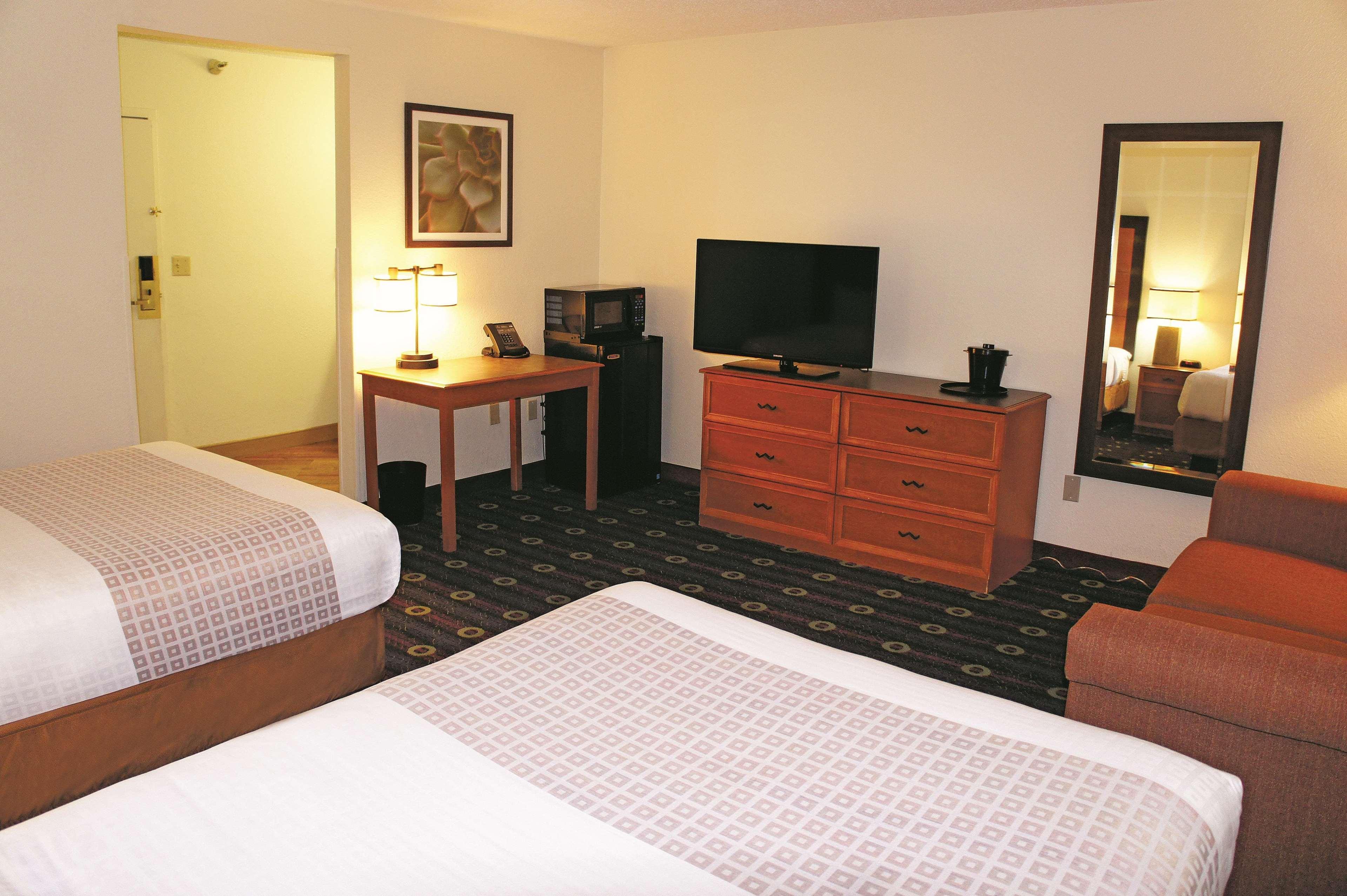 La Quinta Inn By Wyndham Kansas City North North Kansas City Exteriör bild